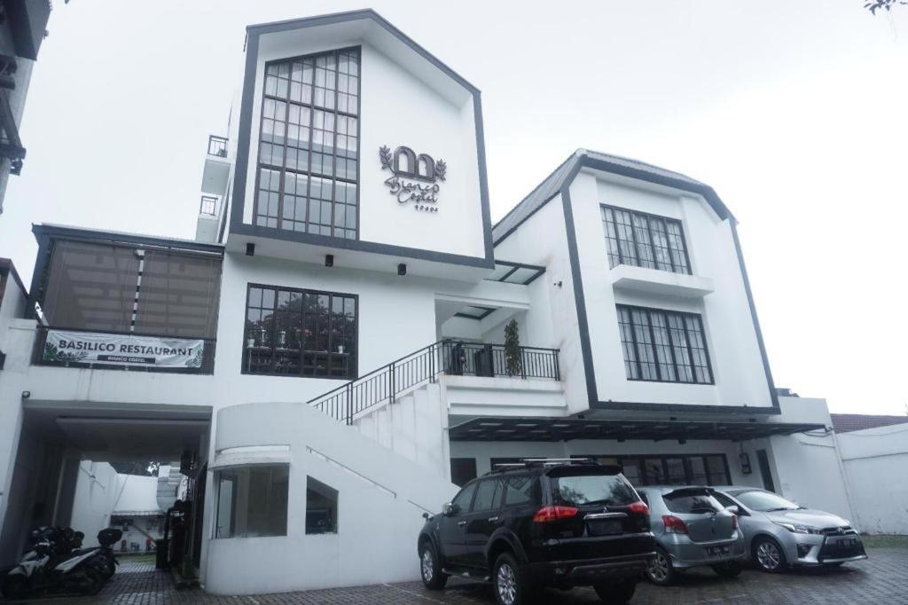 Bianco Costel Hotel 2*