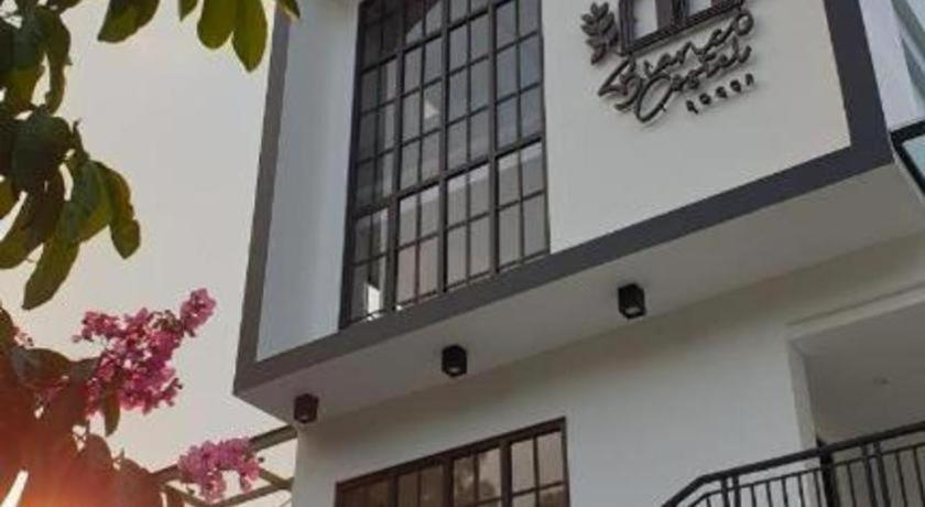 Bianco Costel Hotel 2*