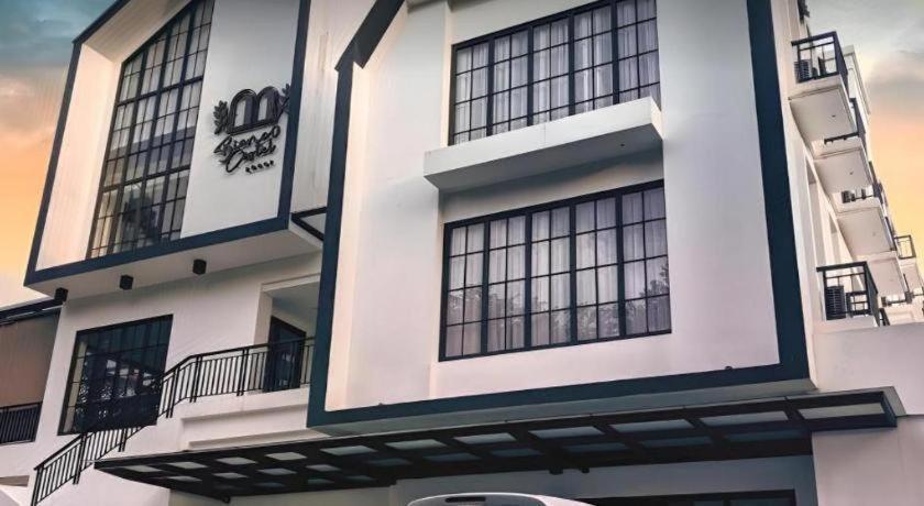 Bianco Costel Hotel